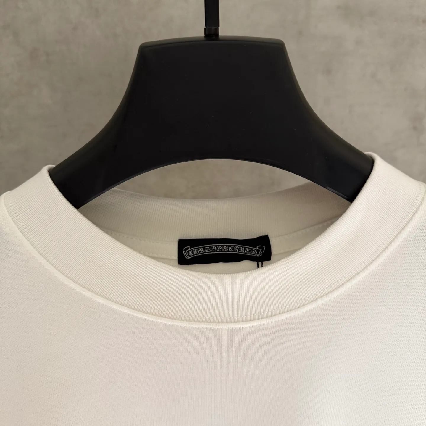 🅿️350 [Strict quality control] CH Croixin's new long-sleeved sweatshirt T-shirt. Heavy 420g double yarn fabric. Beaded and embroidered on the front. Wash the whole garment twice. Frayed and torn on all four sides. Heavy fabric. The neckline is made of icy Salona. Loose fit. Deep, wide and stylish. No deformation or shrinkage. Color: 3 colors, black, white and gray. Size: M-2xl